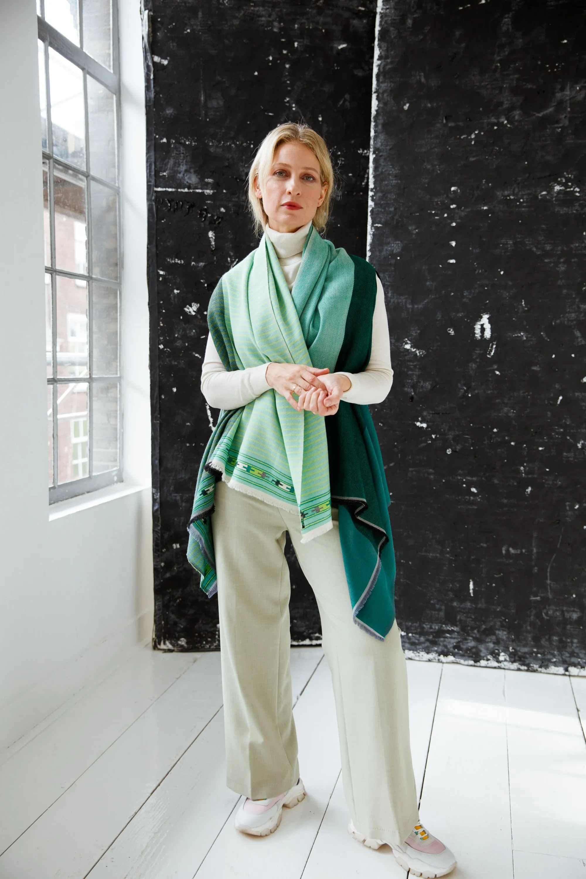 Light Wool Cape Fusion Green