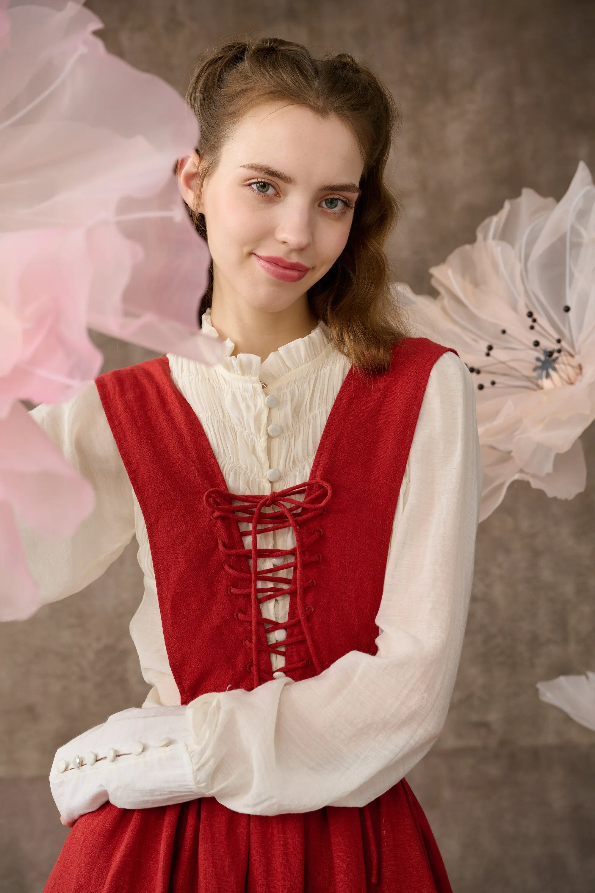 Poet's jasmine 31| lace-up pinafore linen dress in red